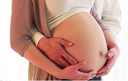 怀孕几个月如何鉴别宝宝是谁的[云浮]，云浮无创产前亲子鉴定多少钱